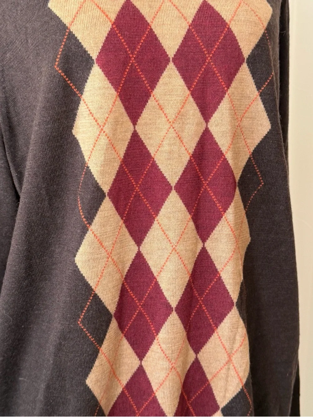 Merona 100% Merino Wool Argyle V-Neck Sweater Large.